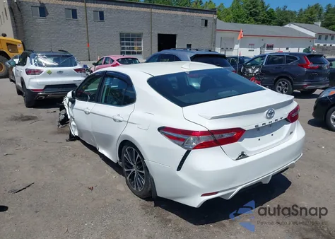 2020 Toyota Camry Se z USA, uszkodzony, nr VIN 4T1G11AK4LU948721